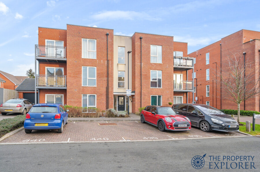 2 Sydney Court, 1 Robertson Way, RG21