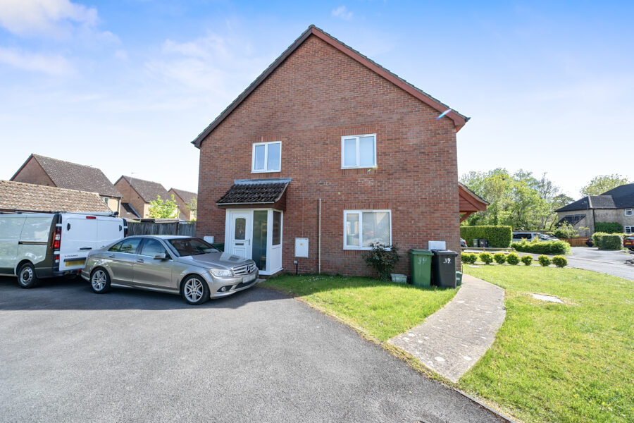 Renown Way, Chineham, RG24