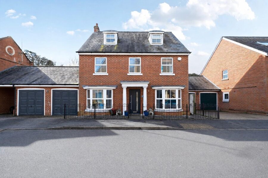 Otterbourne Walk, Sherfield Park