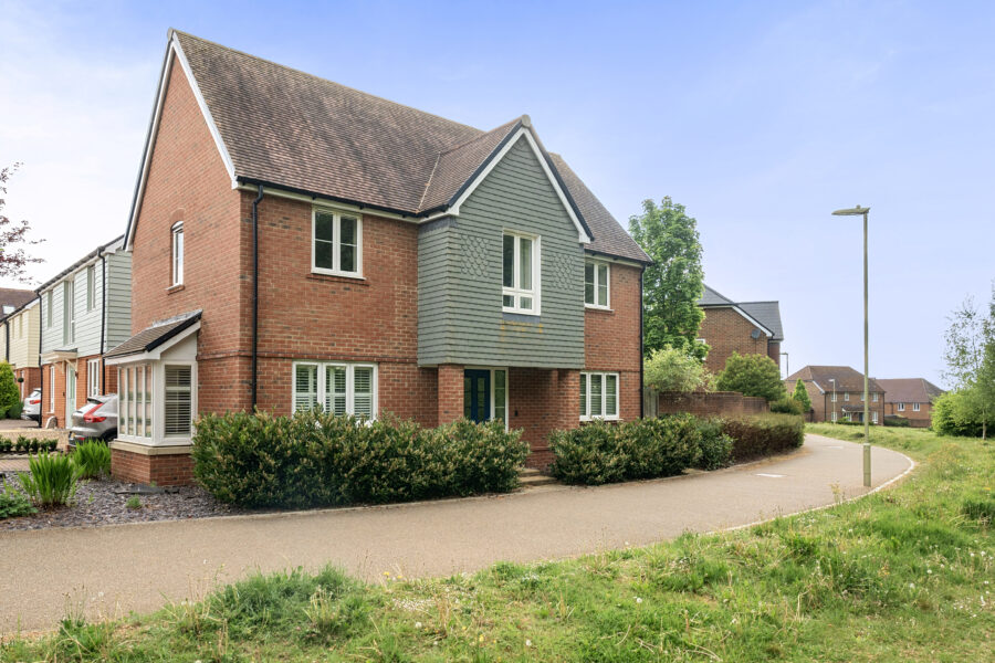 Saunders Way, Basingstoke, RG23