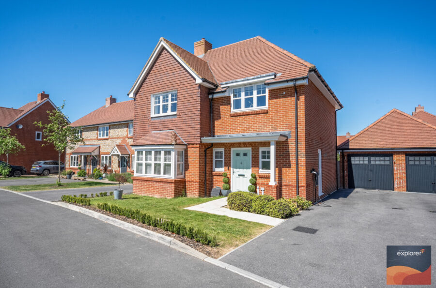 Church Acre, Oakley, RG23