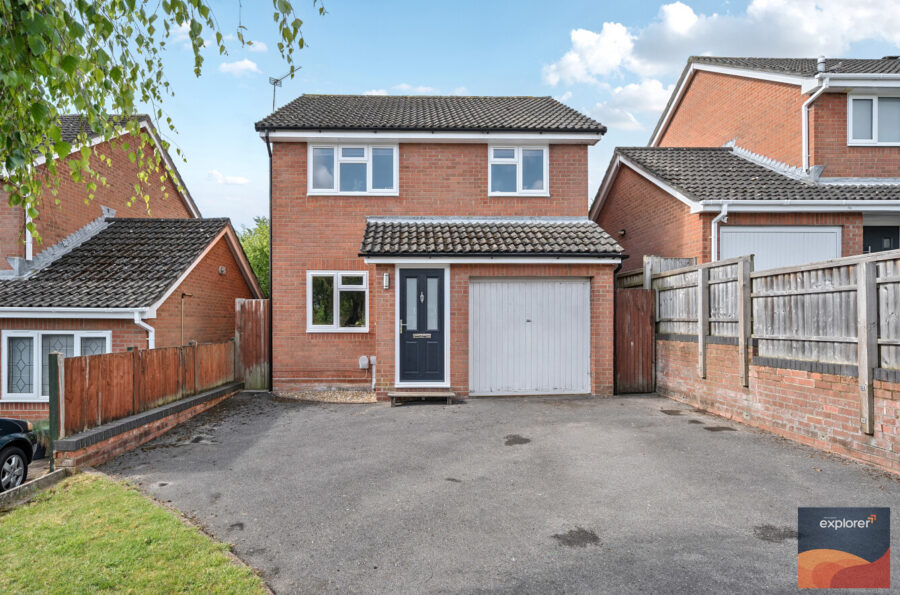 Bramdown Heights, Hatch Warren