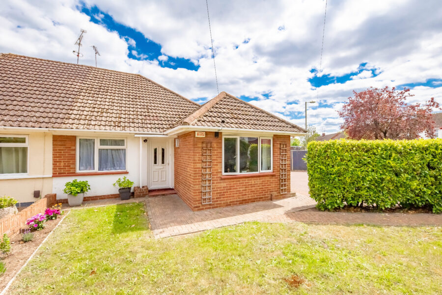Mayfield Road, Farnborough, GU14