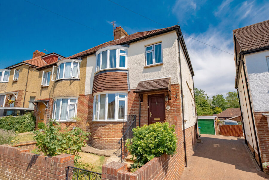 Coronation Road, Aldershot, GU11