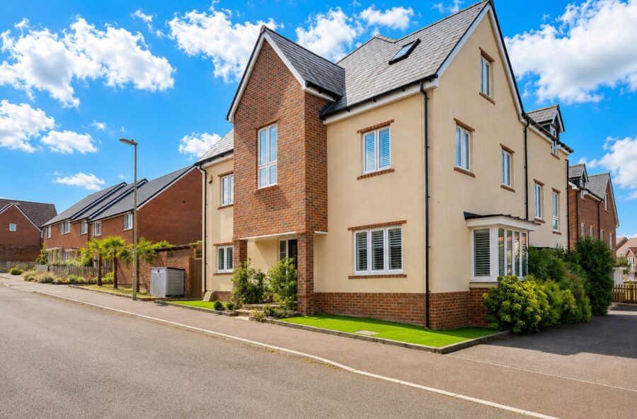 Saunders Way, Longacre