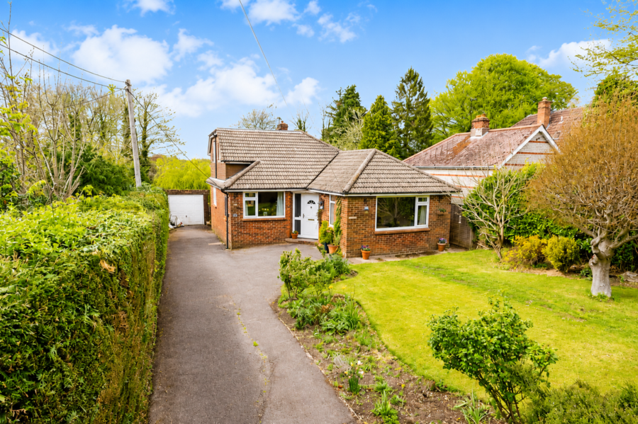 Blackberry Lane, Four Marks, GU34