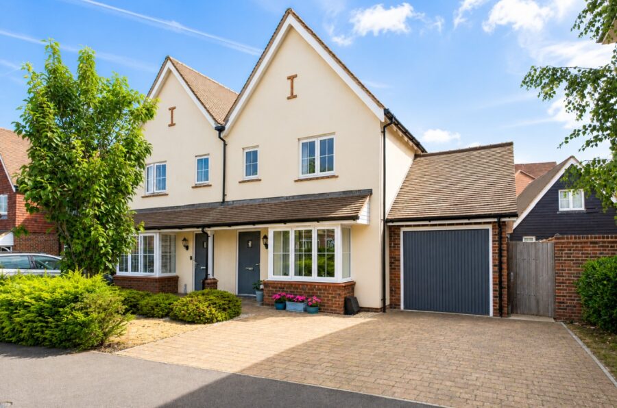 Murano Drive, Chineham, RG24