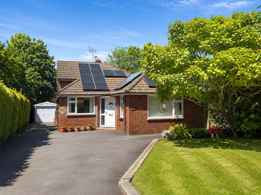 Blackberry Lane, Four Marks, GU34
