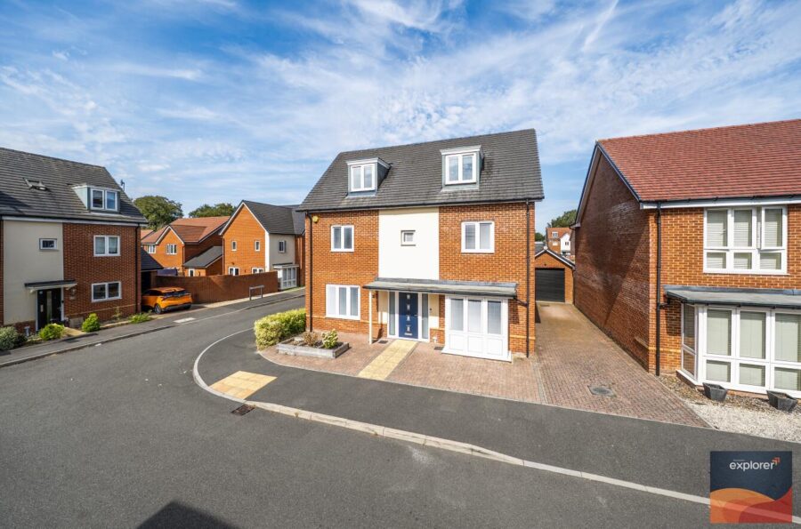 Blue Hut Way, Basingstoke, RG23